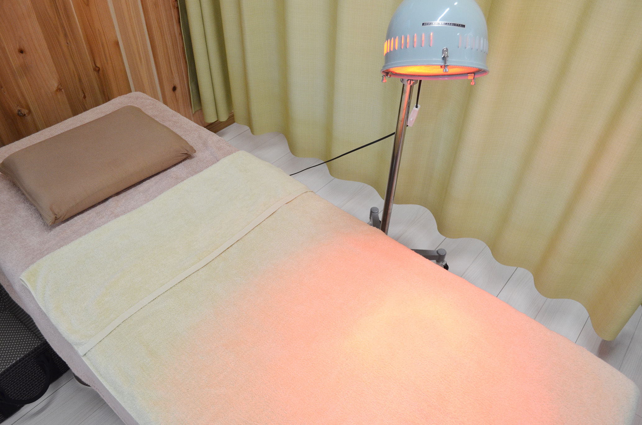 赤外線ランプの写真：赤外線ランプで身体を芯から暖めます1